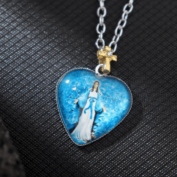 Classic Style Heart-shaped Virgin Mary Glass Pendant Necklace