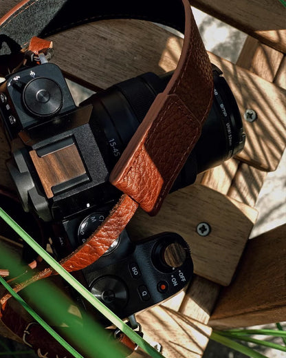 Camera Strap Hand-stitched from Thick Cowhide Leather｜FUJIFILM Sony Leica